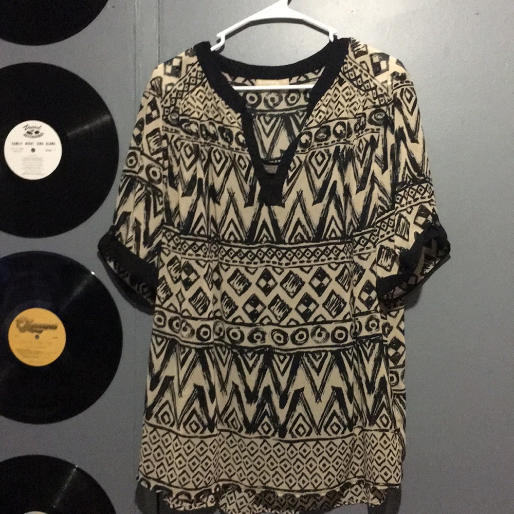 women’s pattern shirt